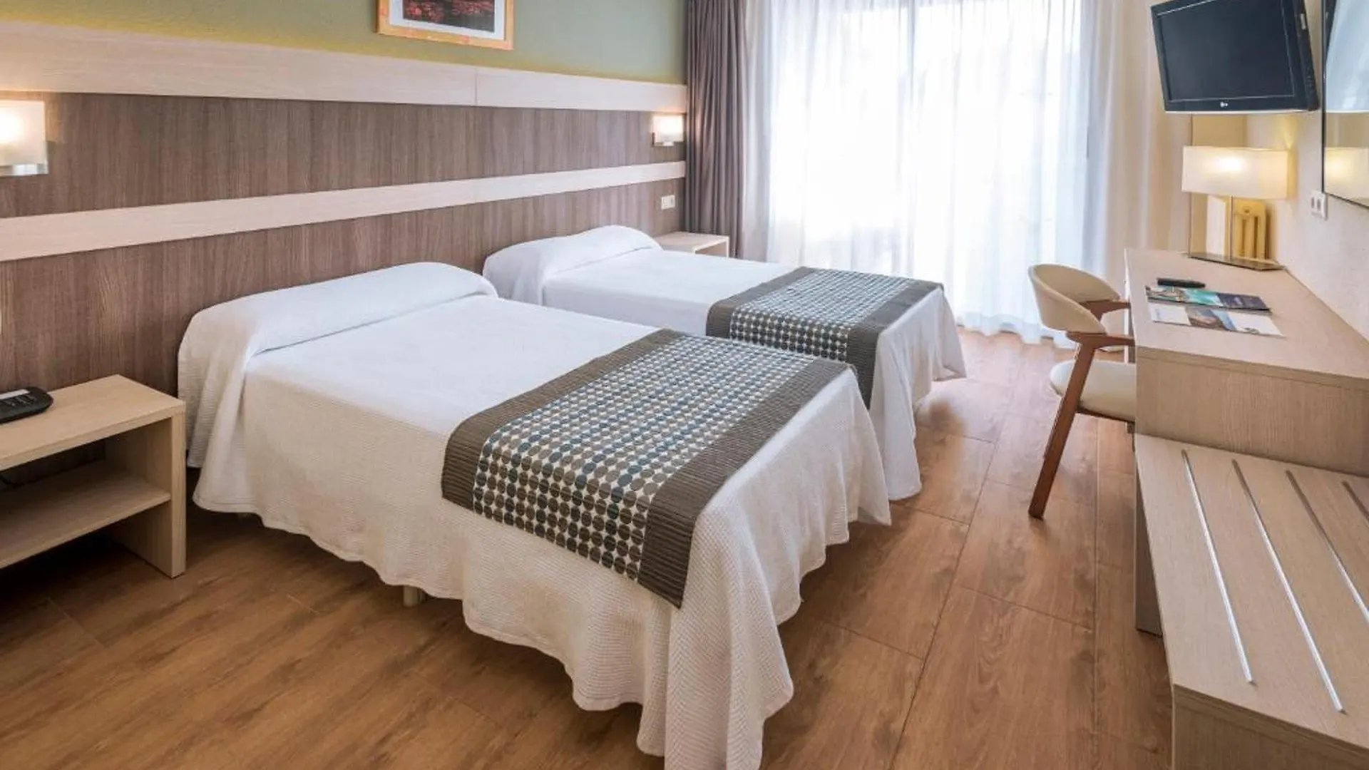 4R Playa Park Hotel Salou 3*,